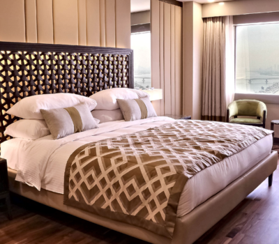 PENT HOUSE HYATT REGENCY MASTER BEDROOM